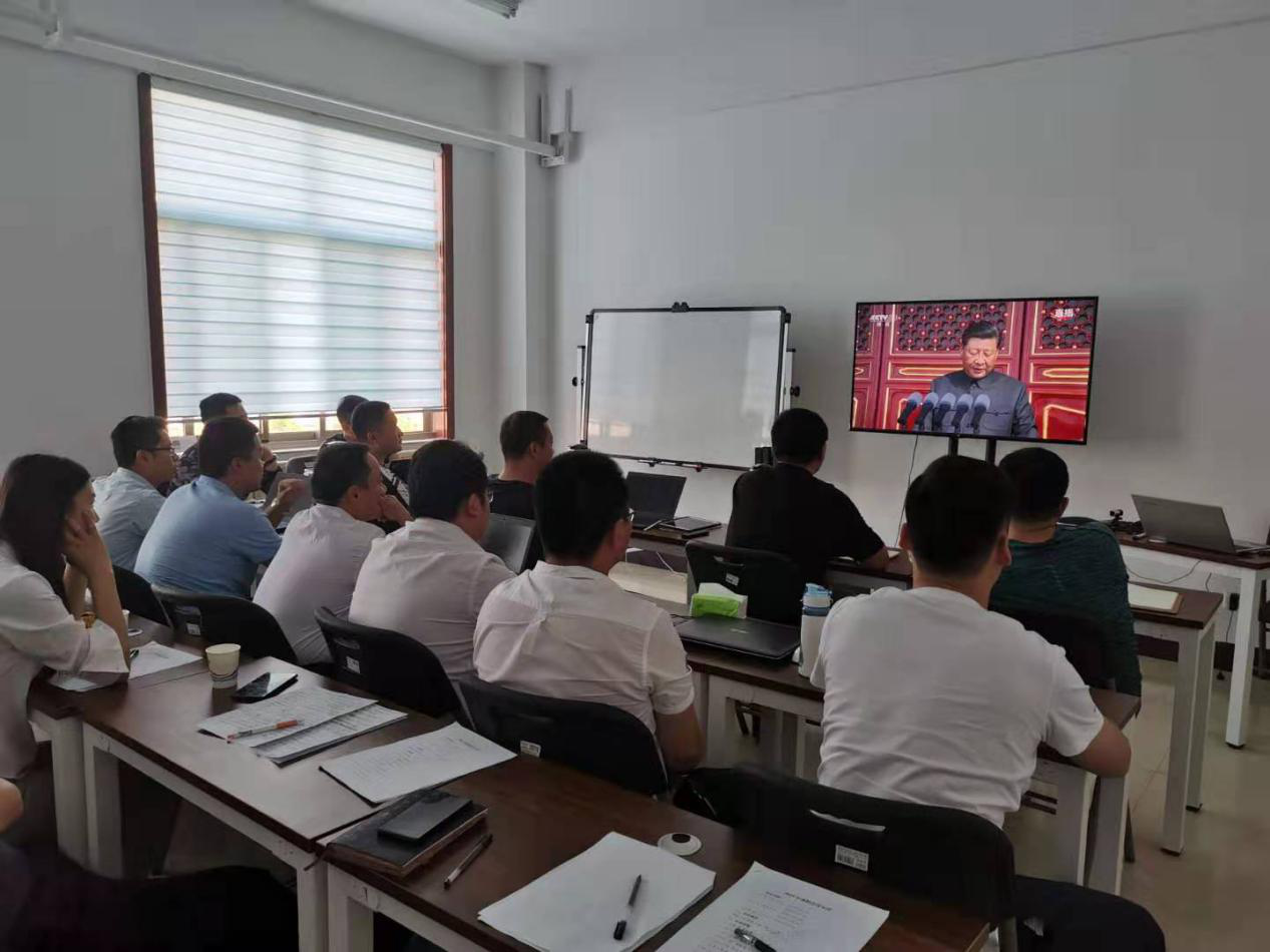 北京思路智園科技有限公司組織員工觀看國慶70周年慶典