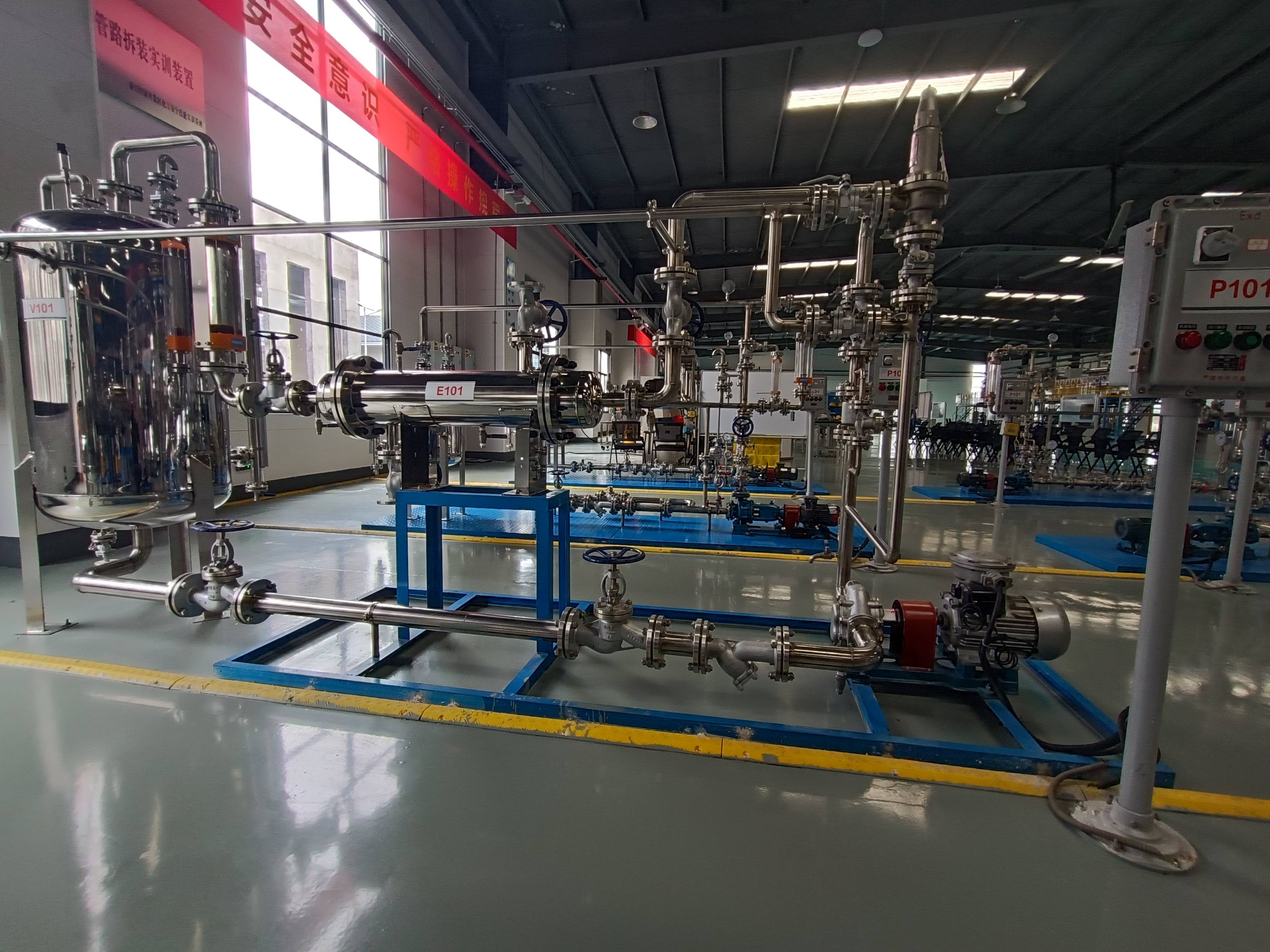 機泵與閥門實訓區(圖1) 機泵與閥門實訓區(圖1)